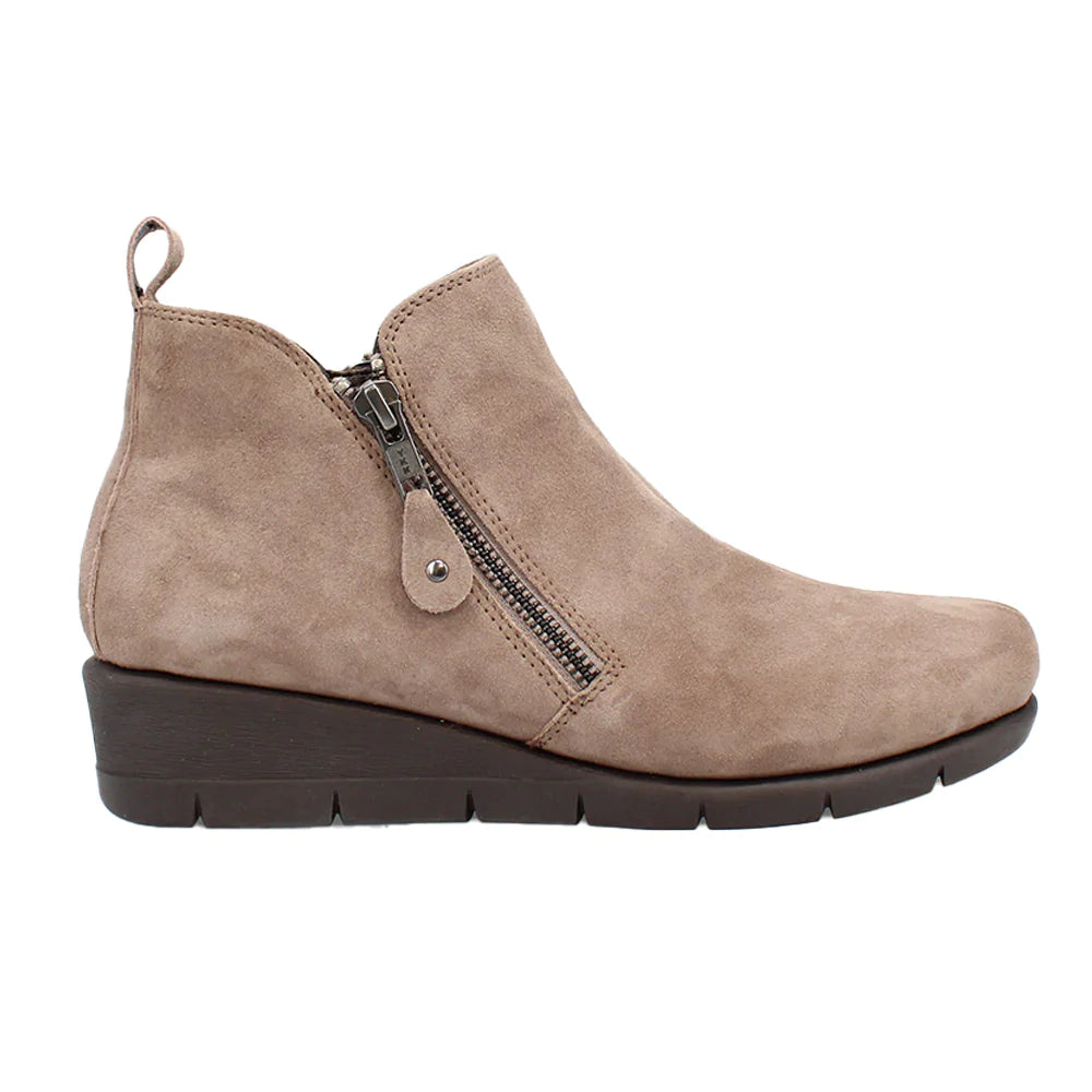 Womens wedge 2025 leather boots