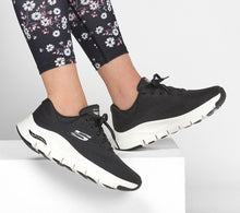 Load image into Gallery viewer, Arch Fit Sunny Outlook Standard Fit Women&#39;s Lace Up Sports Shoe 149057
