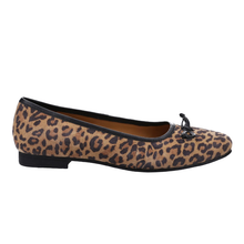 Load image into Gallery viewer, Naomi Standard Fit Women &#39;s Leather Ballet Pump
