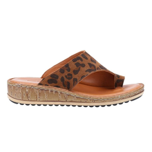 Load image into Gallery viewer, Elissa Standard Fit Women&#39;s Leather Toe Post Mid Wedge Sandal
