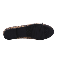 Load image into Gallery viewer, Naomi Standard Fit Women &#39;s Leather Ballet Pump
