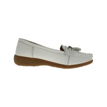 Load image into Gallery viewer, Nautical Wide Fit Women&#39;s Leather Flat Slip On Loafer
