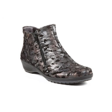 Load image into Gallery viewer, Quinn - Wide Fit Women&#39;s Leather Twin Zip Fastening Ankle Boot
