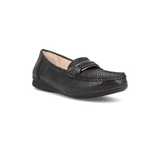 Load image into Gallery viewer, Penn Wide Fit Women&#39;s Reptile Crackle Effect Design Lightweight Loafer
