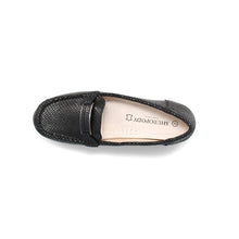 Load image into Gallery viewer, Penn Wide Fit Women&#39;s Reptile Crackle Effect Design Lightweight Loafer
