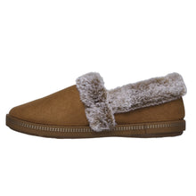 Load image into Gallery viewer, Cozy Campfire-Team Toasty Standard Fit Women&#39;s Microfibre Suede Fur Lined Slipper
