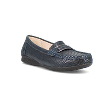 Load image into Gallery viewer, Penn Wide Fit Women&#39;s Reptile Crackle Effect Design Lightweight Loafer
