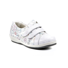 Load image into Gallery viewer, Fargo - Women&#39;s Extra Wide Dual Bar Touch Fastening Leather Shoe
